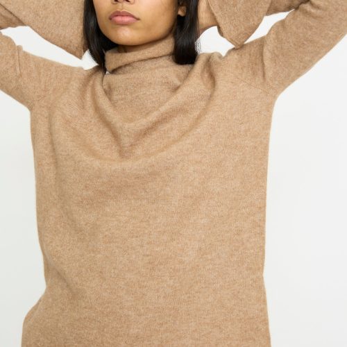 LaurenManoogian FunnelTurtleneck Camel Oroboro 5 2620264c 8790 4758 a1e6 5ae2b3036301