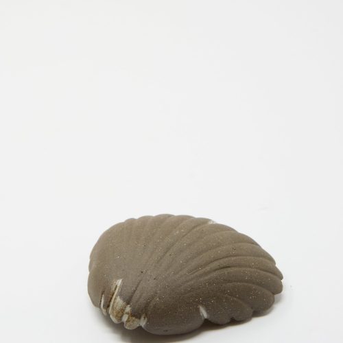 LostQuarry SmallCeramicShellDish Brown LightGlaze Oroboro 2