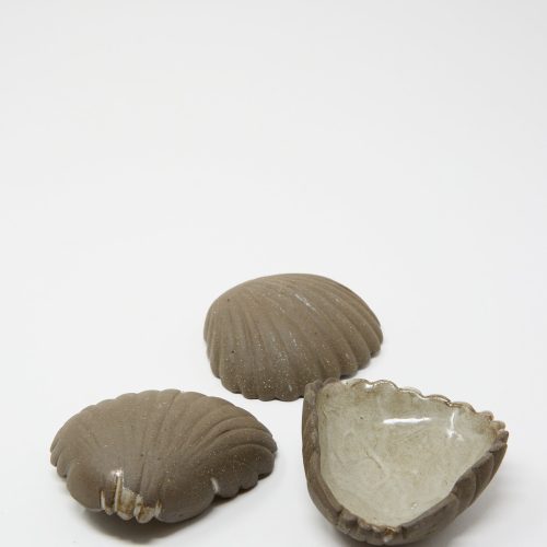 LostQuarry SmallCeramicShellDish Brown LightGlaze Oroboro 5