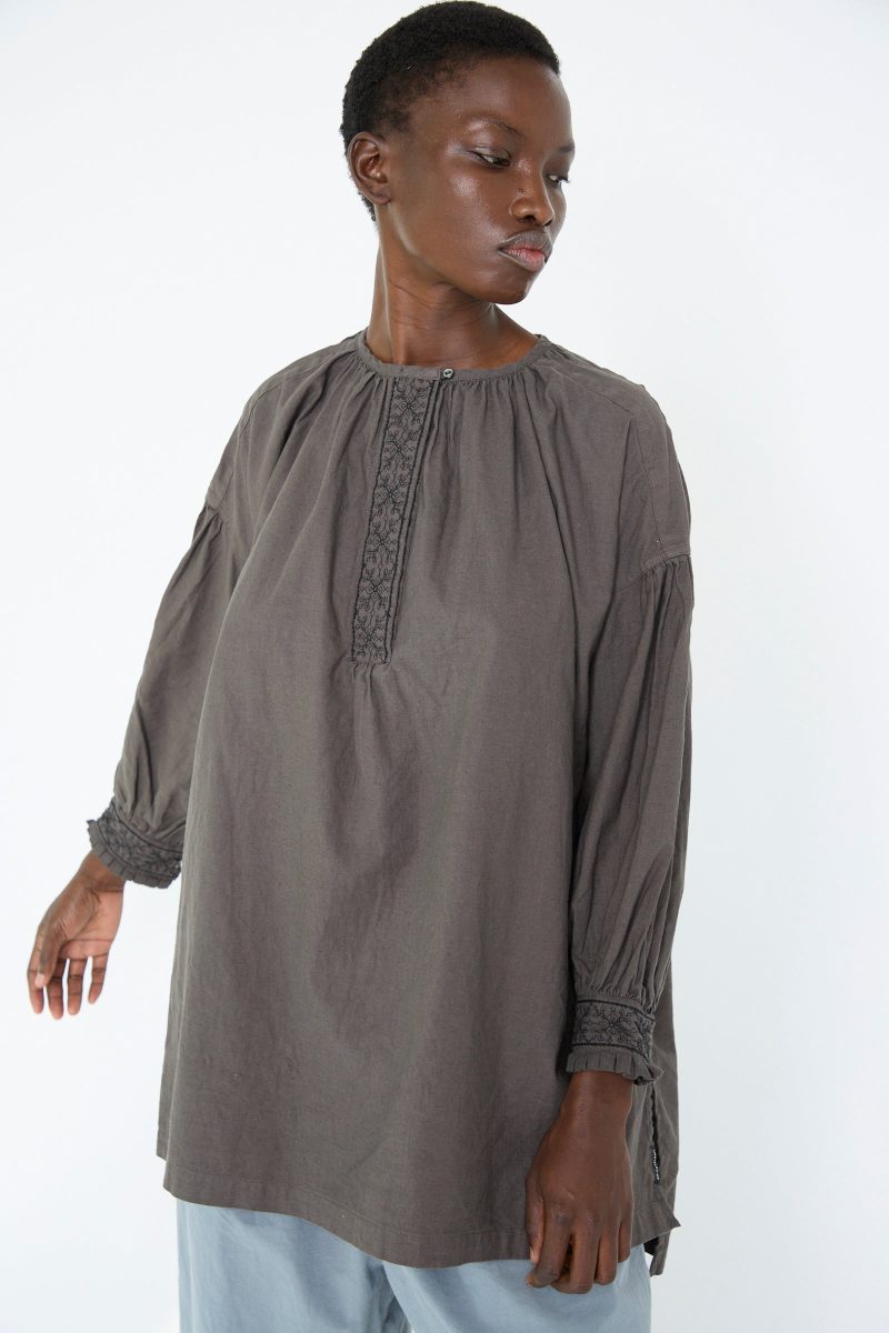 nestRobe UpcycleLinoCottonLinenEmbroideredTunic Grey Oroboro 3